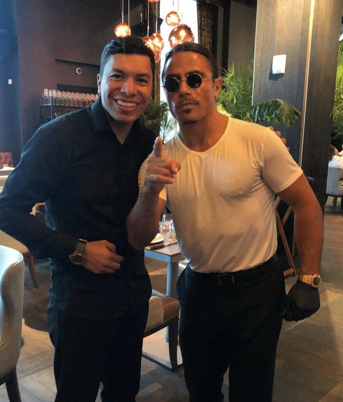 Erick Calderón junto al chef Nusret «Salt Bae»